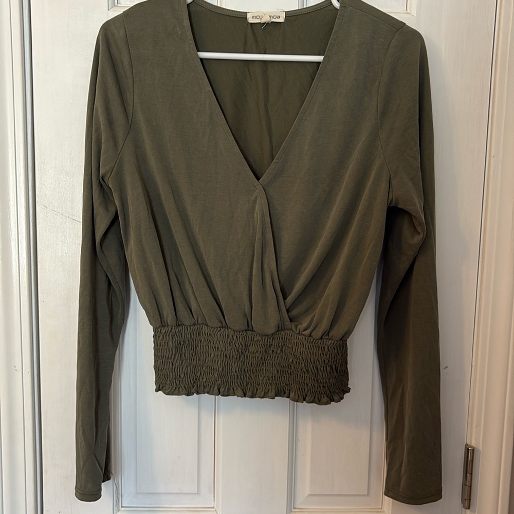 Moa moa deep v blouse